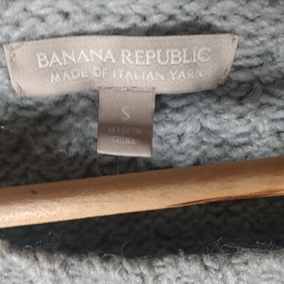 Banana Republic women's small, gray sweater - Picture 3 of 4